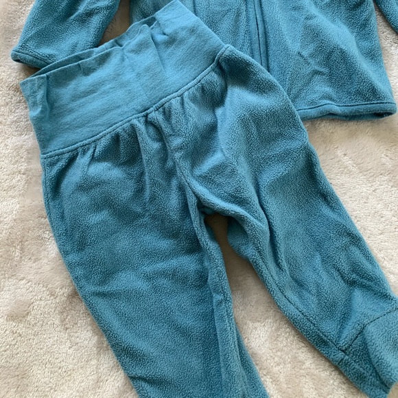 Carter’s six-month matching zip up and pants blue - Picture 4 of 5